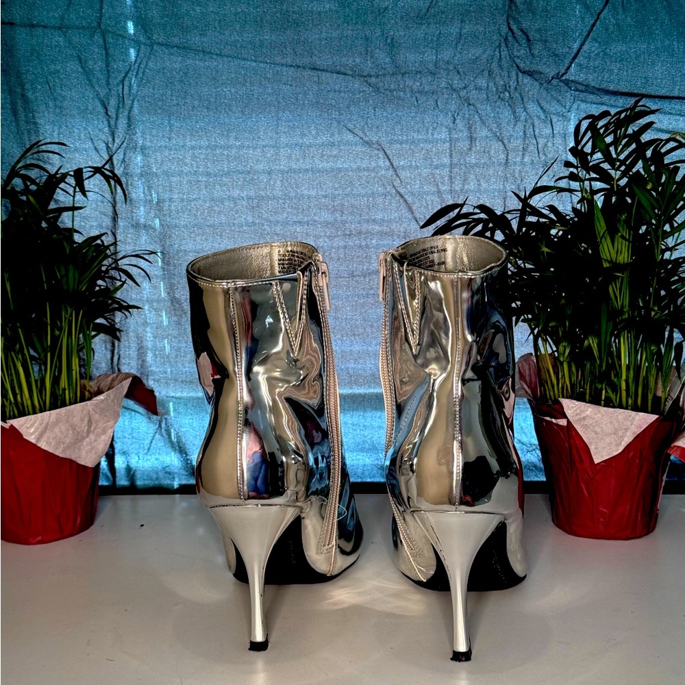 METALLIC COWGIRL BOOTS• STILETTOS • POINTED TOE